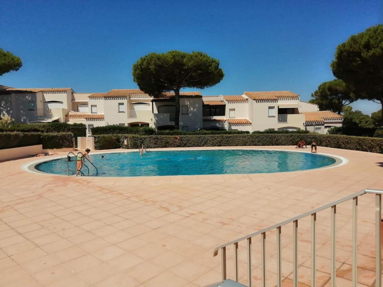 Appartement 4/6 Personnes Plain Pied - 5Min Plage - Piscine En Face Agde Kültér fotó